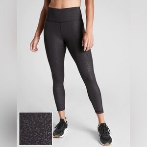 Athleta Ultimate Stash Pocket Embossed 7/8 Tight - Black